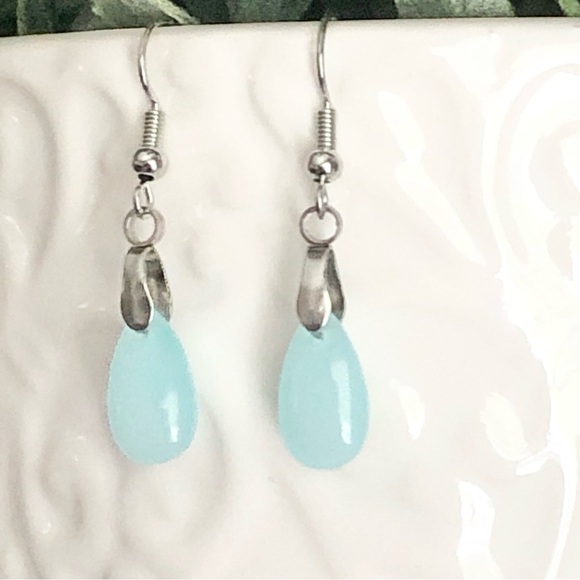 New Pale Pastel Blue Glass Teardrop Dangling Earrings Handmade Water Droplet - Picture 7 of 8